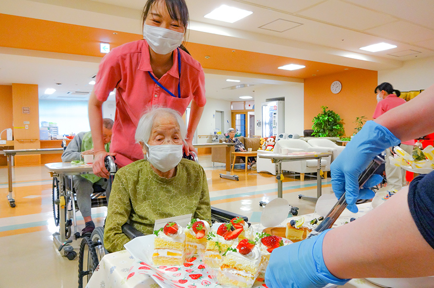 行事食を楽しむ様子